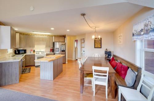 Rosedale House | Hike & Picnic at Group Getaway in Rosedale!