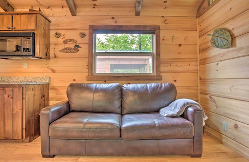 Mill Spring Cabin | Hike, Sip & Unwind! Mill Spring Cabin Near Winery