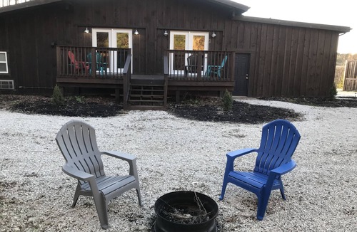 Pine Ridge Cabin | Hikers Retreat Handcrafted Cabin in RRG PET FRIENDLY Fire Pit
