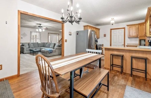 Barnardsville House | Hilltop acres home with large soaking tub, fireplace, and outdoor fire pit.