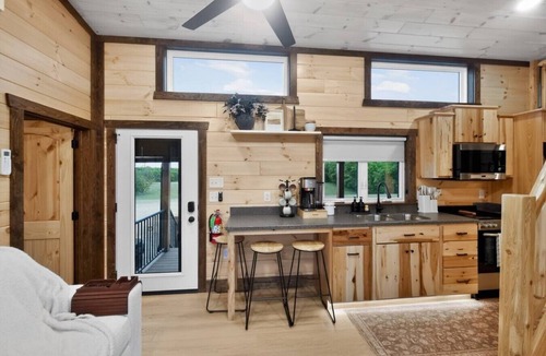 Augusta House | Hilltop Haven, hot tub- sauna - campfire area