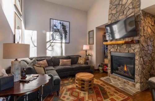 Banner Elk House | Hilltop Hideout at Eagles Nest