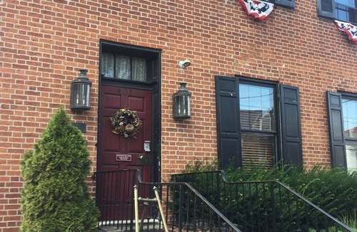 Gettysburg Hotel | Historic Farnsworth House Inn
