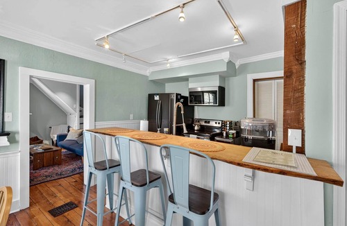 Harpers Ferry House | Historic High Street Retreat