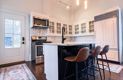 Northside District House | Historic Home in Downtown Lexington- Maryland Manor