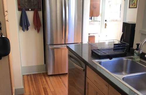 Historic Montford House | Historic Montford House. Close to downtown, restaurants and markets.