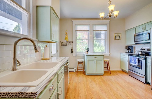 Cumberland House | Historic Mountain Retreat: Breathtaking views, pet friendly, family friendly.