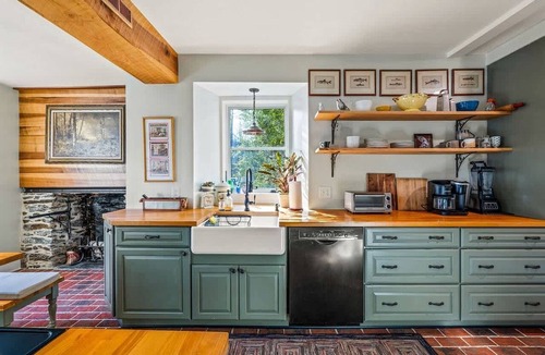 Bolivar Cottage | Historic Stone Cottage with Hot Tub and Hammock, Minutes from Downtown Harpers Ferry, West Virginia