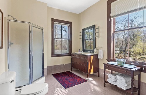 Northside District House | Historic Ward Home - Experience history in the horse country! 5br 5.5bth