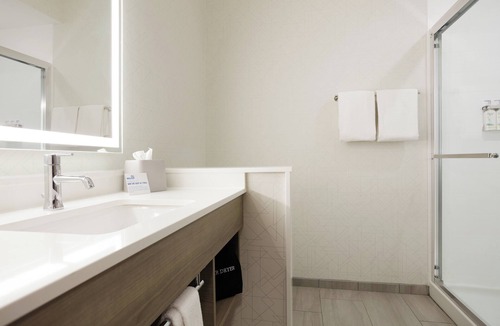 Farmers Hotel | Holiday Inn Express and Suites Morehead by IHG