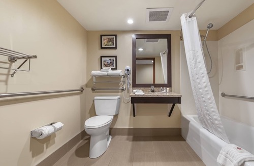 Farmers Hotel | Holiday Inn Express and Suites Morehead by IHG