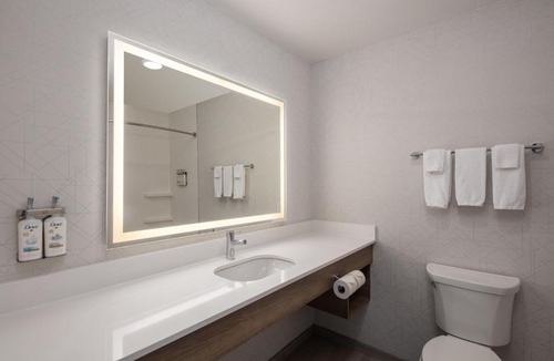 Canyon Park Hotel | Holiday Inn Express Bothell by IHG