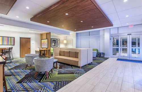 La Grange Hotel | Holiday Inn Express & Suites La Grange by IHG