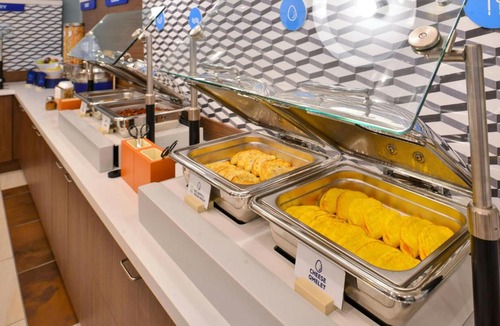 La Grange Hotel | Holiday Inn Express & Suites - La Grange by IHG