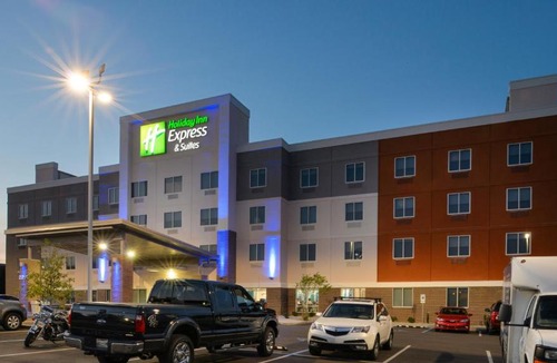 Lexington Hotel | Holiday Inn Express & Suites Lexington Midtown - I-75 by IHG