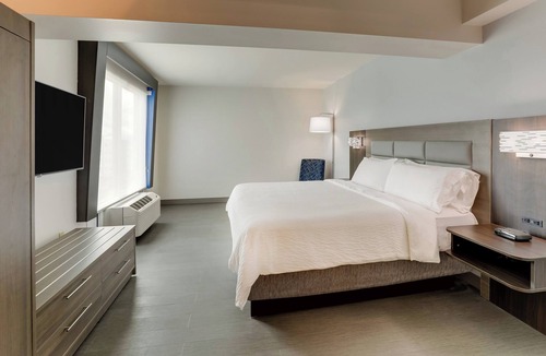 Richmond Hotel | Holiday Inn Express & Suites Richmond by IHG
