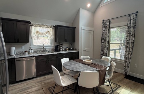 Stanton House | Hollerwood Duo :Two Homes, One Epic Stay