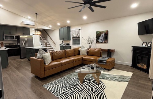 Stanton House | Hollerwood Luxury Cabin with 2 King Suites