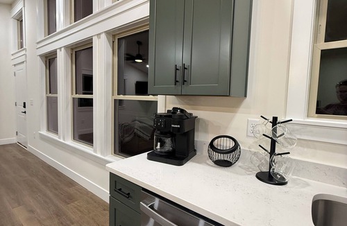 Stanton House | Hollerwood Luxury Cabin with 2 King Suites