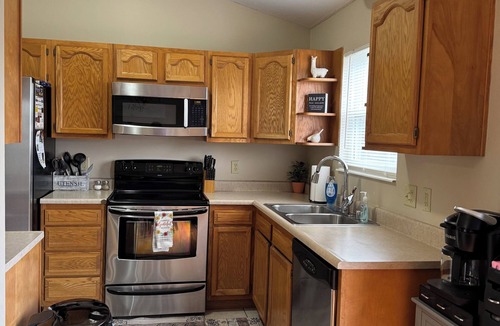 Dry Ridge House | Home away from Home- cleanest you’ll find!