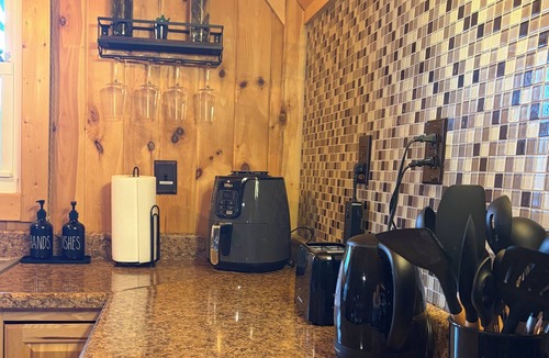Wellington Cabin | Home Away From Home Escape at Cave Run Lake
