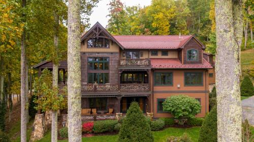 Banner Elk House | Homestead Lodge at Eagles Nest