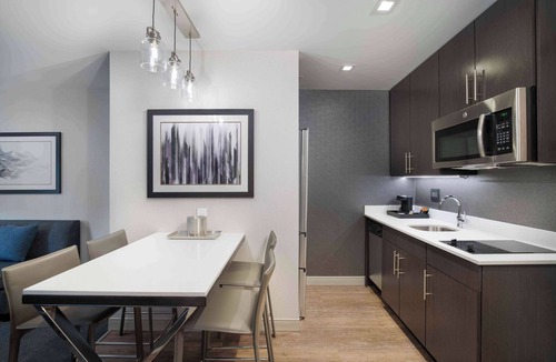 Chelsea Hotel | Homewood Suites by Hilton Boston Logan Airport Chelsea