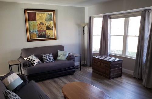 Villa Hills House | Homey 2-BR w/ office and entertainment space.