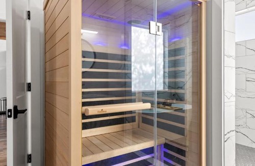 Rogers House | Honeydew Cabin - Romantic Sauna Views Hot Tub
