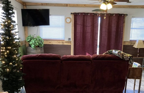 Farmers House | Honeymoon and relax near Cave Run Lake at the Musky Hideaway!!!