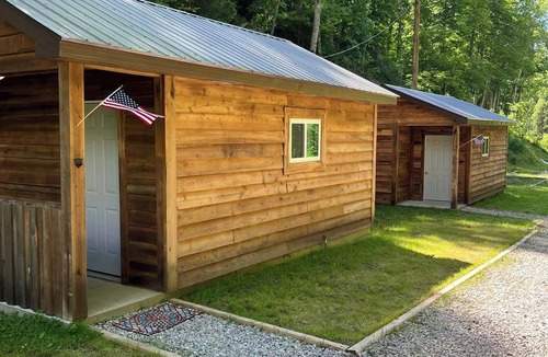 Foster Cabin | Horse Creek - Black Bear Cabin Near Ivy Branch HMT