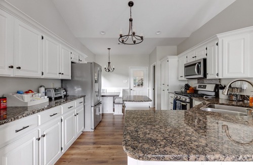 Lake Hamilton House | Hot Springs ON Hamilton-Swim & Boat Dock in COVE - 4BR 3.5 BA- 7S - Waterfront