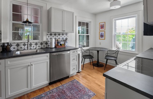 Frankfort House | Hot tub | 4 BR Renovated | Coffee + Espresso Bar | Poker | 3 mi to Buffalo Trace