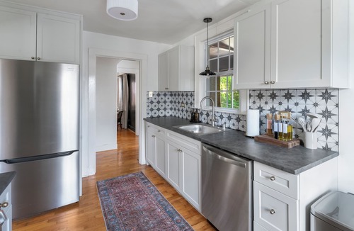 Frankfort House | Hot tub | 4 BR Renovated | Coffee + Espresso Bar | Poker | 3 mi to Buffalo Trace