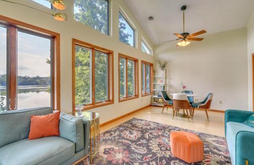Blountville House | Hot Tub & Dock: Waterfront Bristol Area Retreat