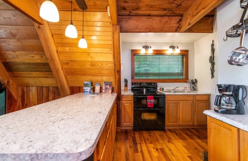 Stanton Ski Chalet | Hot Tub - Haven at the Red - Red River Gorge, KY