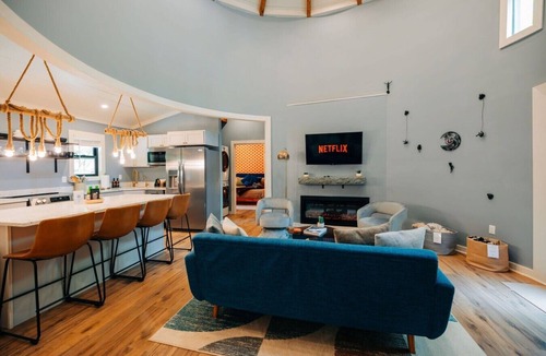Saint Helens House | Hot Tub + SxS Trails | Vibrant Silo Cabin | Kings