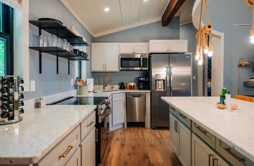 Saint Helens House | Hot Tub + SxS Trails | Vibrant Silo Cabin | Kings