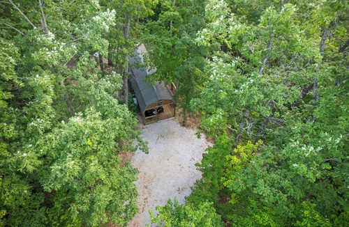 Stanton Cabin | Hot Tub! Tiny House Retreat in the Woods