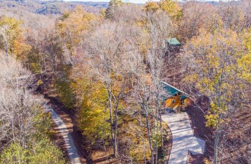 Slade House | Hot Tub & WiFi - Cozy Canopy - Red River Gorge KY