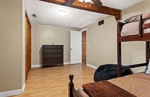 Stanton Cabin | Hot Tub & WiFi - Family Cottage - Lightning Bug - Getaway to Red River Gorge, Kentucky!