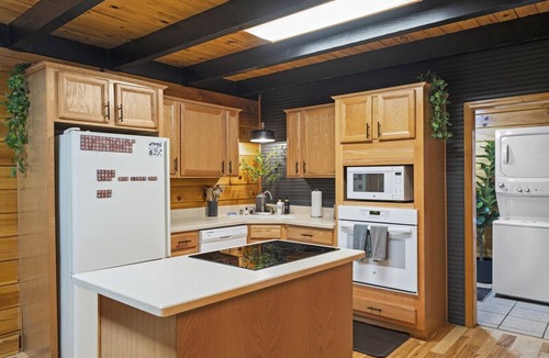 Rogers Ski Chalet | Hot Tub & Wifi - Hillside Haven Red River Gorge KY