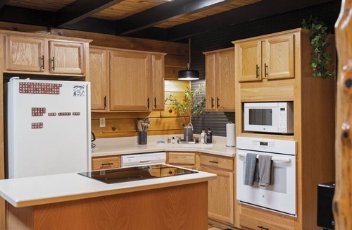Rogers Ski Chalet | Hot Tub & Wifi - Hillside Haven Red River Gorge KY