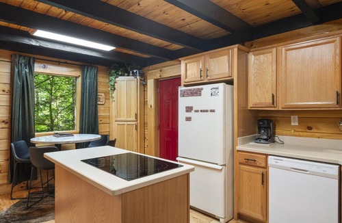 Rogers Ski Chalet | Hot Tub & Wifi - Hillside Haven Red River Gorge KY