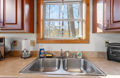 Stanton Cabin | Hot Tub, WiFi, Pet-Friendly - Mountain Spirit