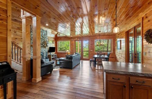 Rogers House | Hot Tub & WiFi - Sky Pointe - LUX cabin in RRG KY