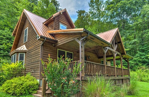 Stanton Cabin | Hot Tub, WiFi, Waterfront - Family Cabin - Brookside - Red River Gorge, Kentucky!