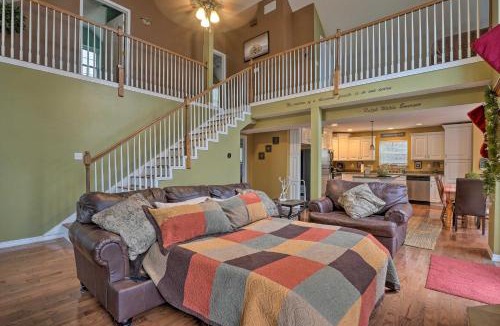 Blue Eye House | Hot Tub & Wooded Views: Lakefront Blue Eye Cottage