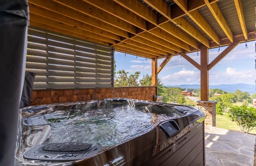 Elk Park House | House ∙ 4 bedrooms ∙ 8 guests