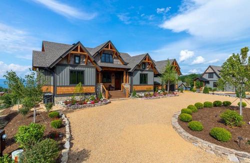 Elk Park House | House ∙ 4 bedrooms ∙ 8 guests